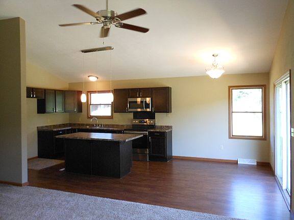 4th image of 23685 Woodsdale Ct