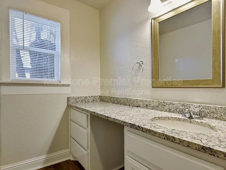 1115 S Rusk Ave — Photo 13