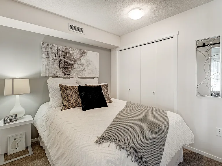 905 Evanston Dr NW — Photo 24