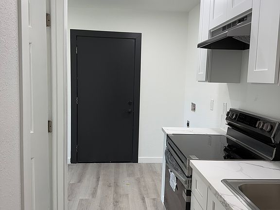 5th image of 18122 Hartlund Ln #B