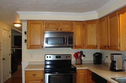 4th image of 185 Russell Farm Rd