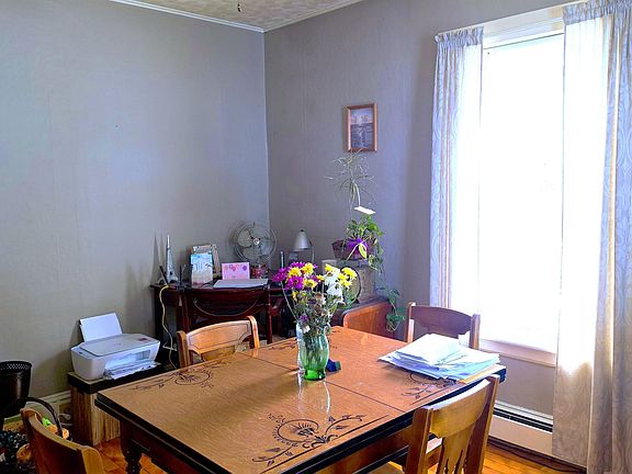 2nd image of 866 5Th Avenue