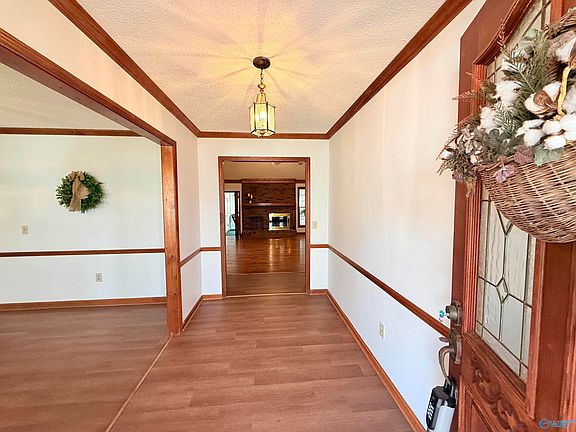 2nd image of 2008 Oakleaf Ln NE