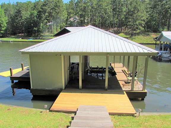 4th image of 137 E Bay Dr