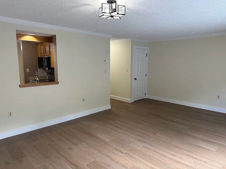 25 Charlonne St #3 — Photo 14