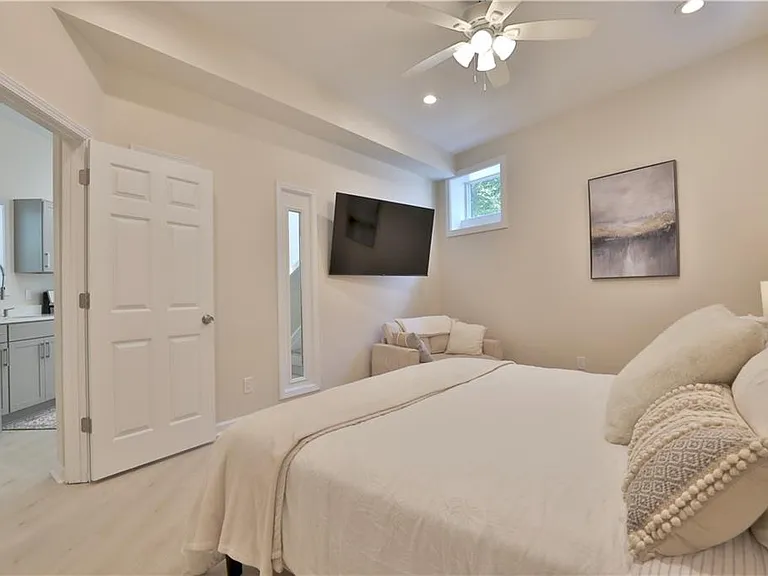 2125 Clay Rd — Photo 21