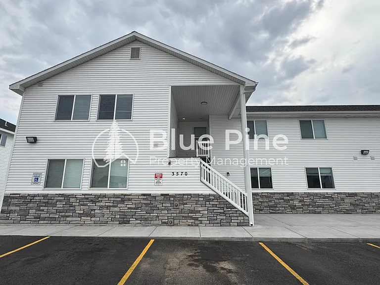 3570 Colt Cir #4 — Photo 1