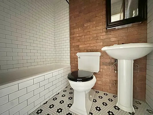 Rented by Doorway NYC, LLC | media 18