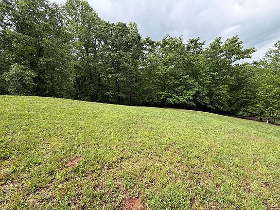 4th image of 17 Drake Ridge Ln