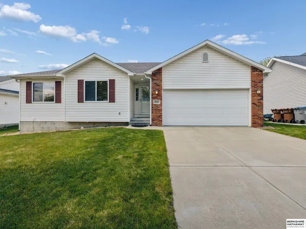 7031 N 16th St, Lincoln, NE 68521