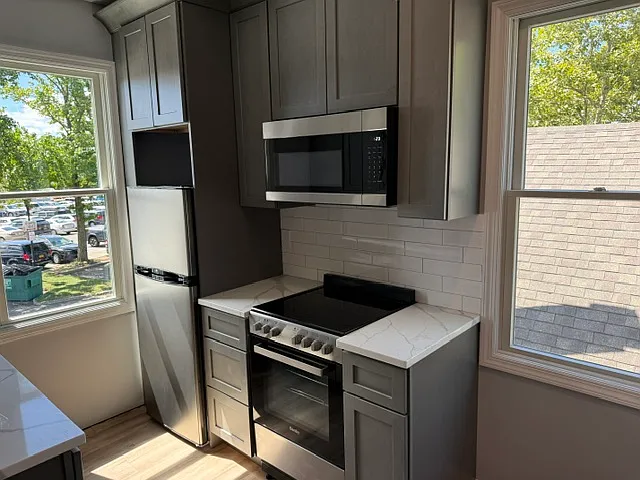 1 bed, 650 sqft, $2,500 — Photo 2