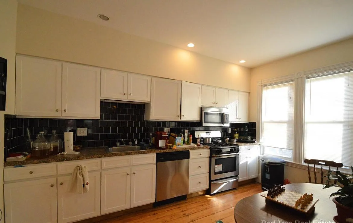3 bed, $3,500 — Photo 1