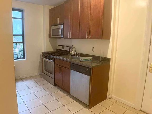 4th image of 860 W 181st St APT 34
