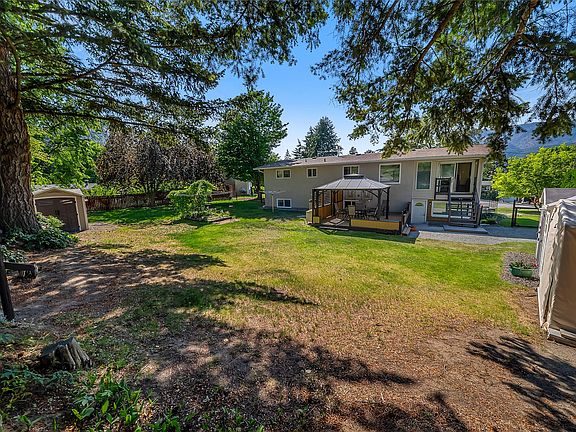 4th image of 2545 Colleen Rd