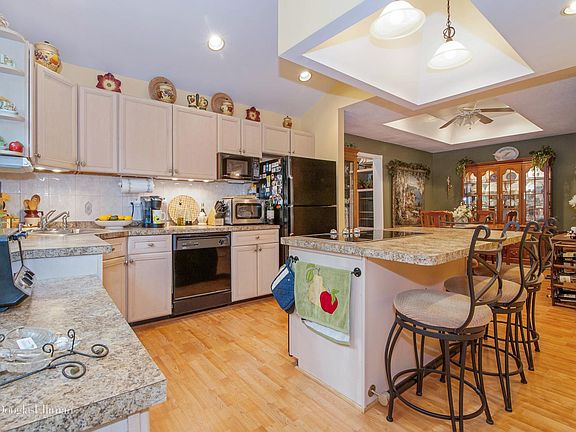 4th image of 8 Shiloh Ct