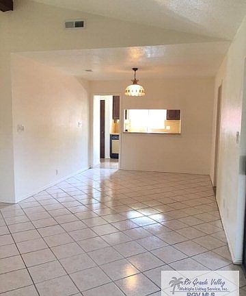 5th image of 334 Sugar Grove Ln