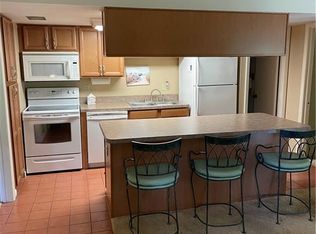 208 Palm Dr APT 5, Naples, FL 34112