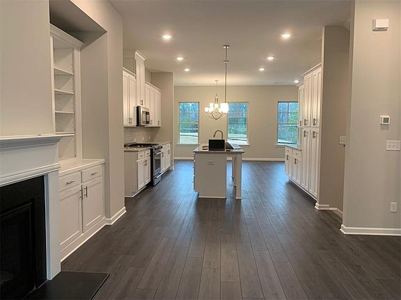 5th image of 6007 Skellig St