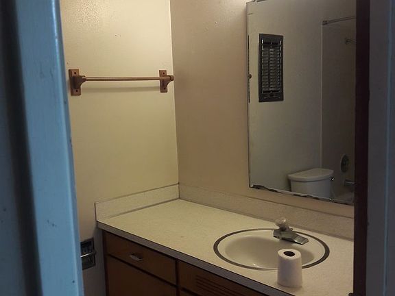 4th image of 461 & 1/2 W 12th Ave #462-1