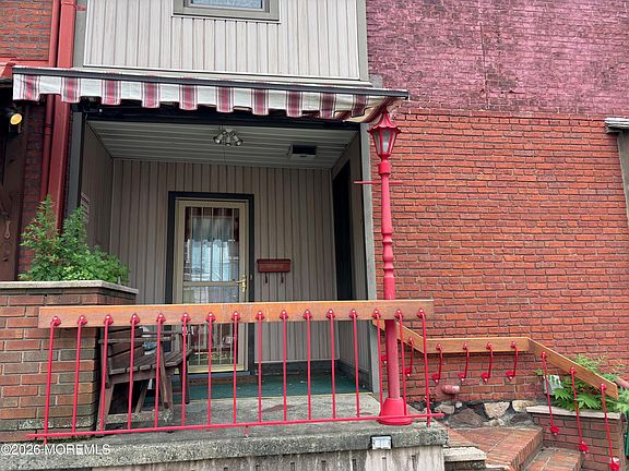 2nd image of 536 Hudson Street #1
