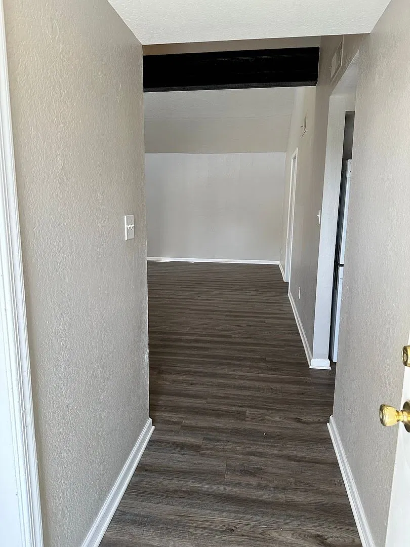 Wonderful 2 bedroom 2 bath townhome in the heart of Gilbert — Photo 2