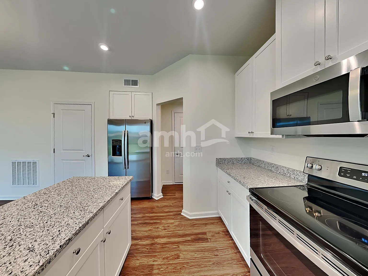 4 bed, 2.5 bath, 2225 sqft, $2,455 — Photo 3