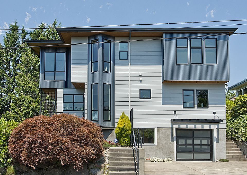 2nd image of 4402 SW Henderson St