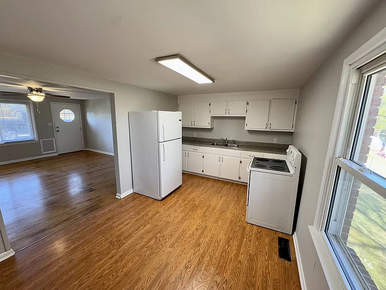 207 Beecher St — Photo 5