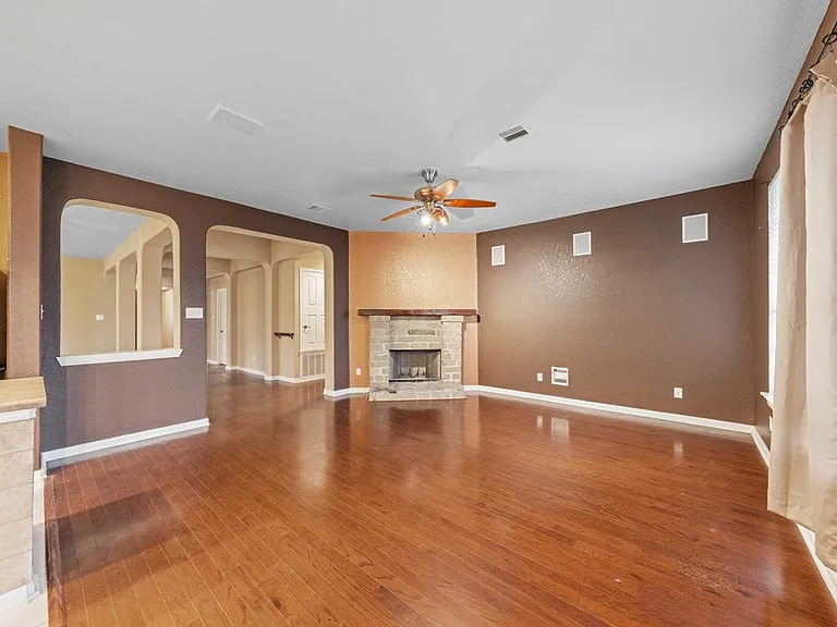 141 Springtree Gate — Photo 10