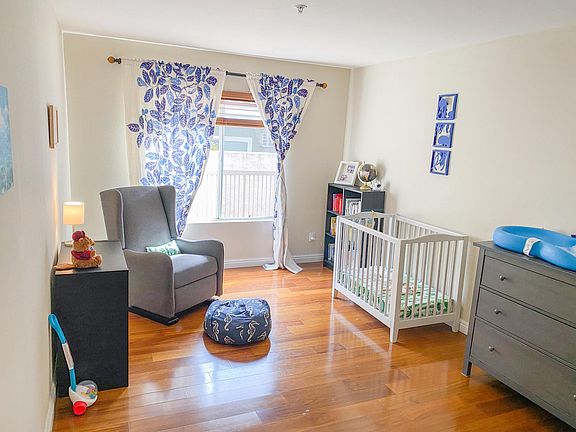 4th image of 317 E Del Mar Blvd Unit 2