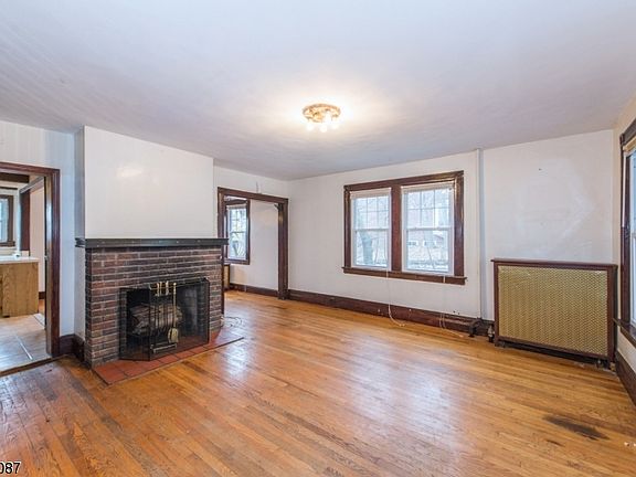 3rd image of 15 S Prospect St #9-11