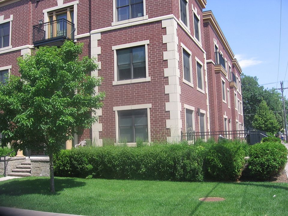 Located in Historic Preservation District