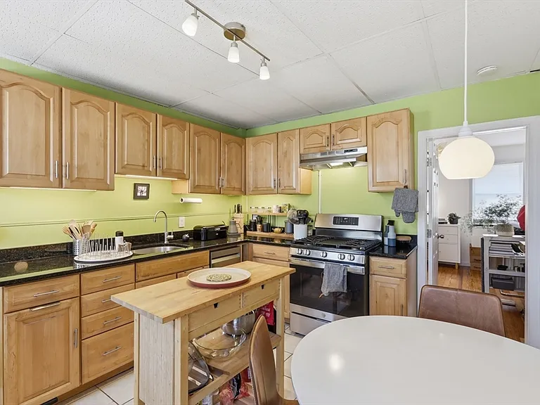 88 Vernal St #A — Photo 5