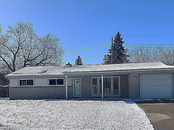 2nd image of 945 N Commerce Rd