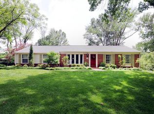 762 Oak Valley Dr, Saint Louis, MO