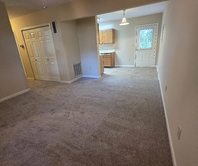 17 King Arthur Pl #B — Photo 9