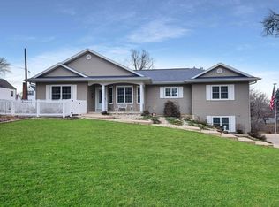 1735 Ashton Pl, Dubuque, IA 52001