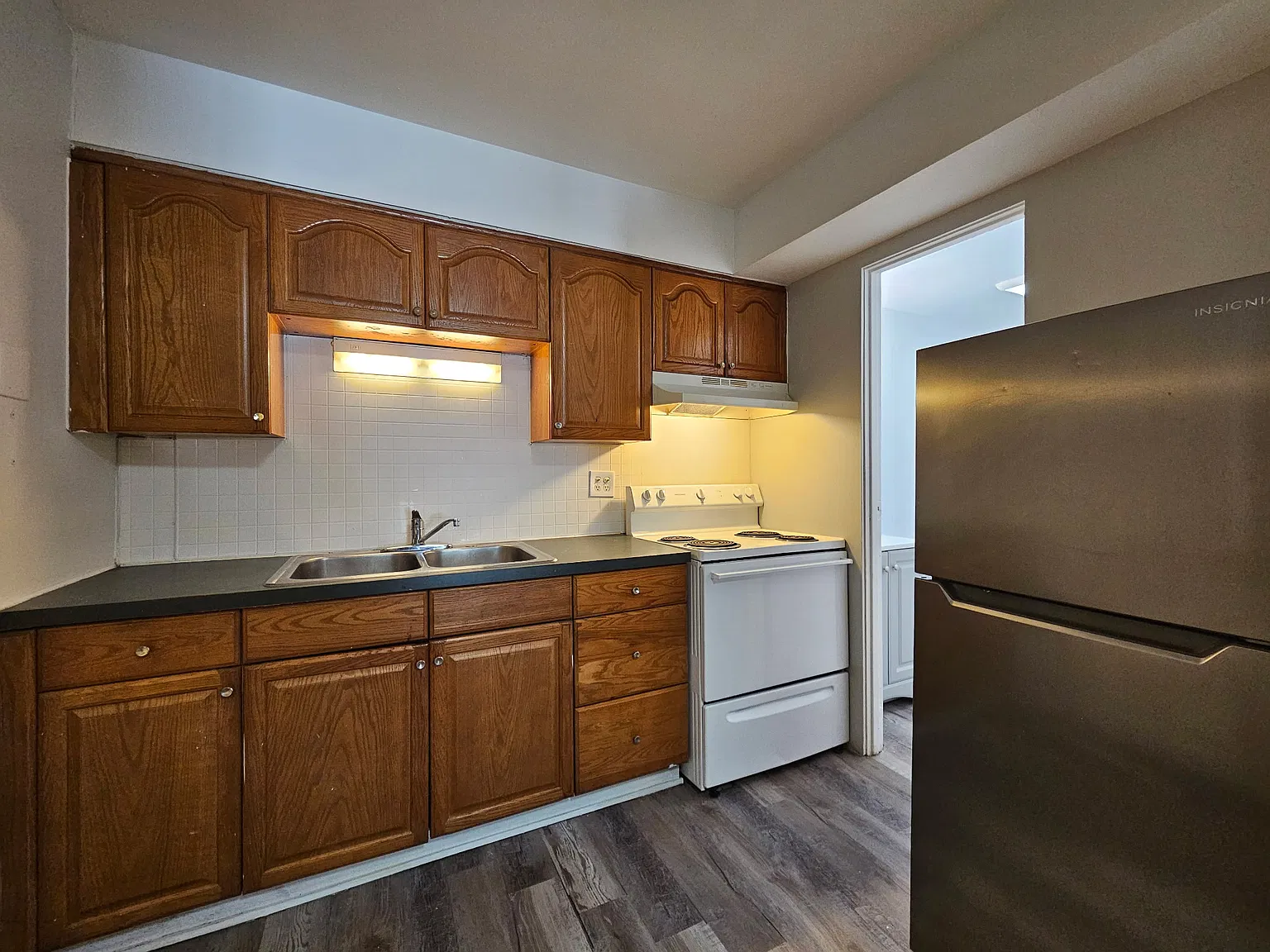 1 bed, 700 sqft, $1,350 — Photo 2