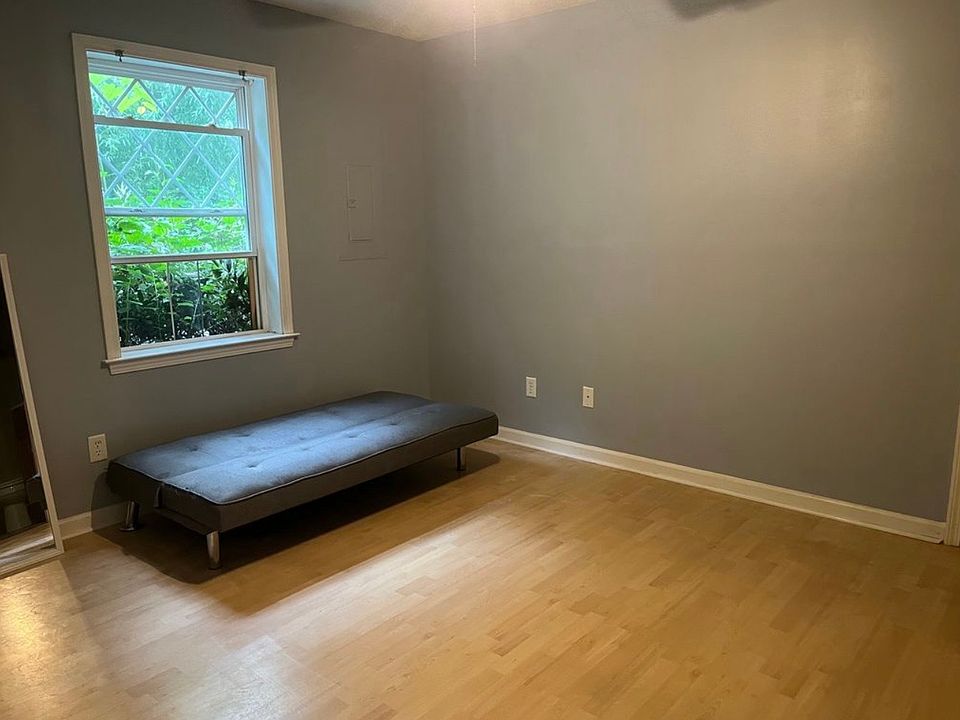 1st image of 15 Sheridan Rd #2