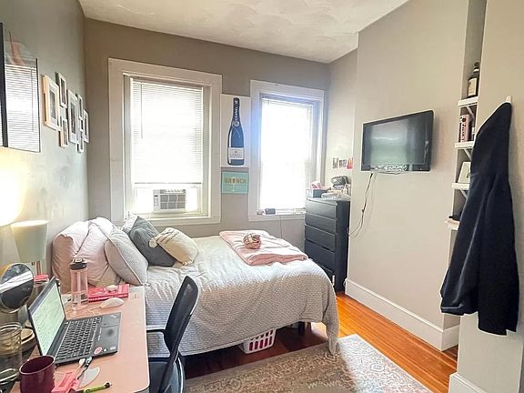 4th image of 291 E St APT 2