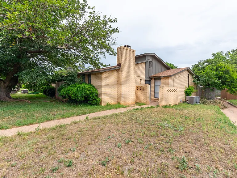 4925 Greenslope Dr — Photo 1