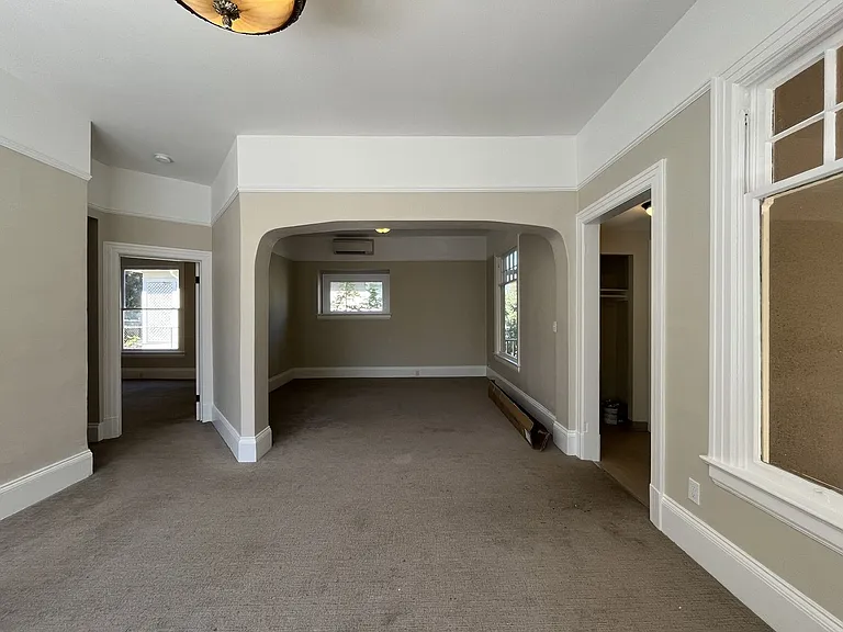 2850 NE Davis St — Photo 17