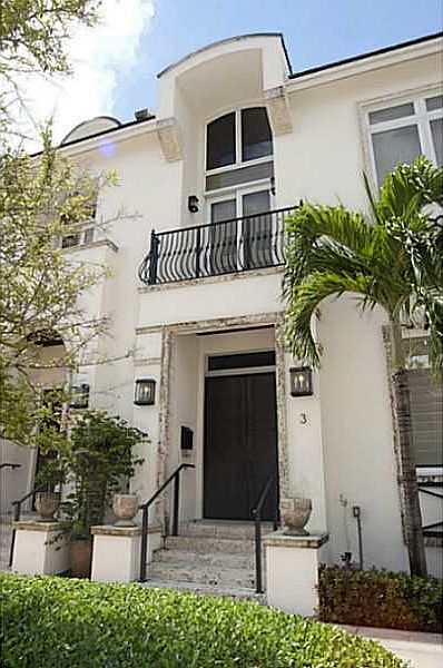 1st image of 530 Valencia Ave