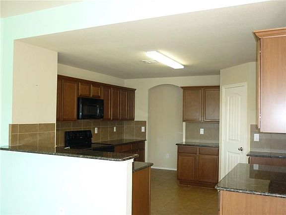 4th image of 1123 Monaco Dr