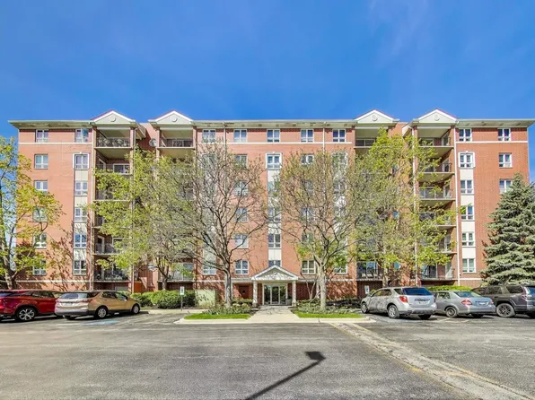 100 N Milwaukee Ave APT 707, Wheeling, IL 60090