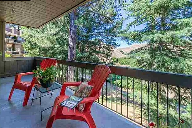 2075 Ascot Dr #120 — Photo 1