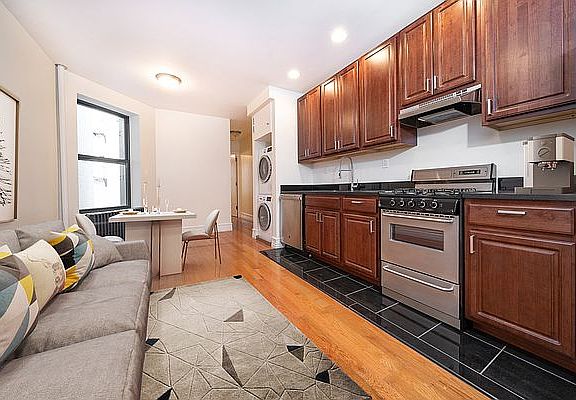 5th image of 56 W 106th St #4BE
