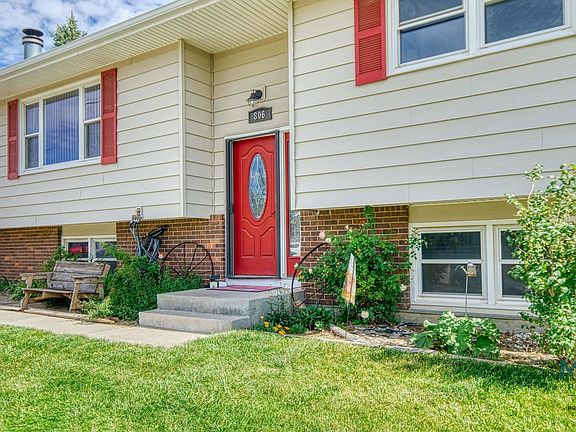 5th image of 806 Apricot St
