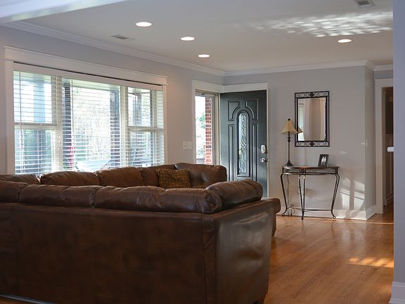 5th image of 344 Greens Lake Cir