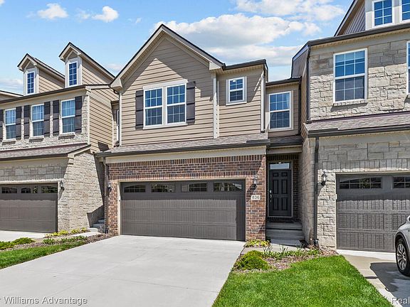 2nd image of 836 Addison Cir